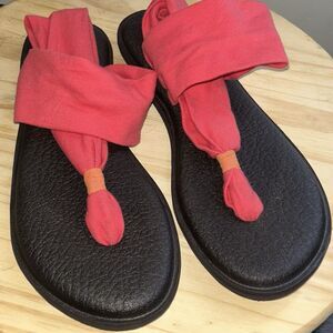 Women's Sanuk Yoga Sling Sandals Coral Size 9